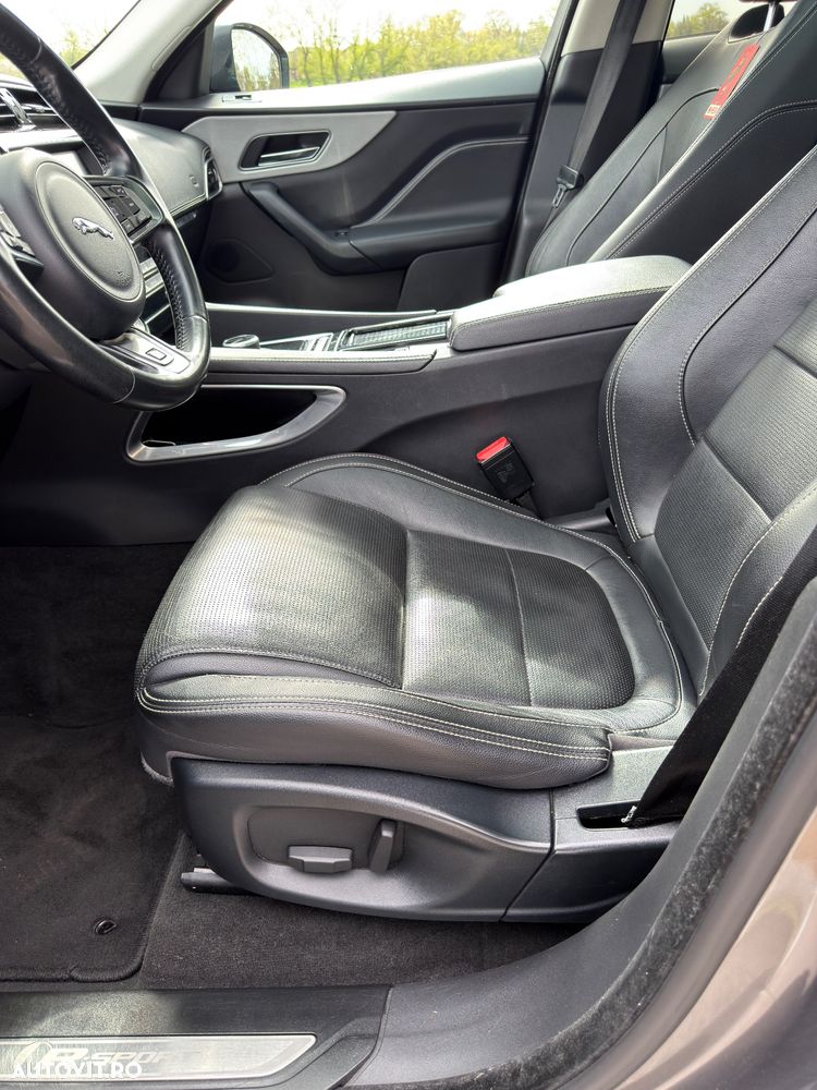 Jaguar F-Pace 20d AWD R-Sport - 24