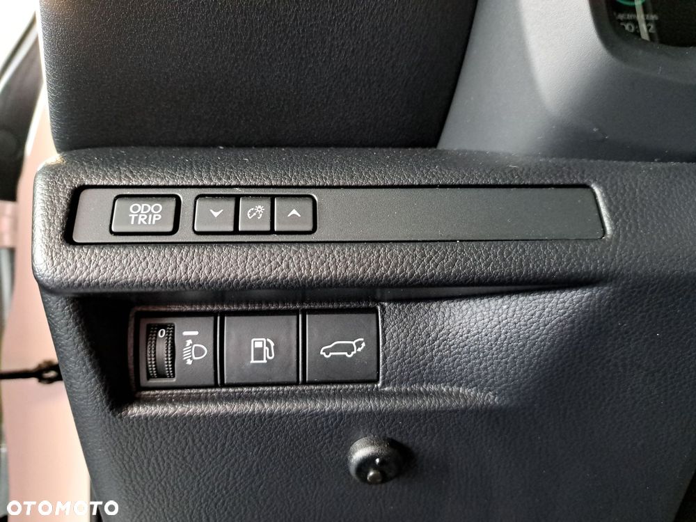 Lexus LBX 1.5 Hybrid Emotion - 34