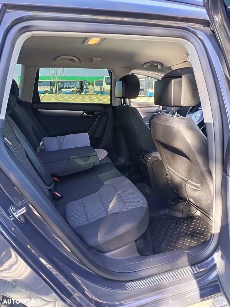 Volkswagen Passat - 9