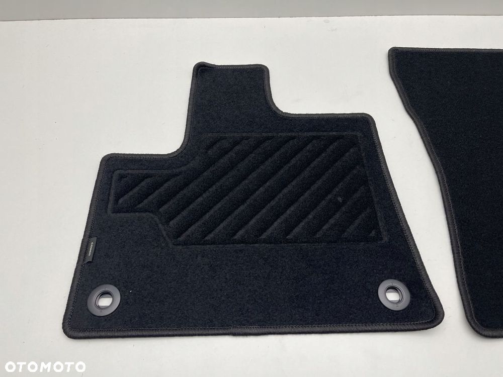 DYWANIKI WELUROWE OPEL COMBO E PRZÓD - 2