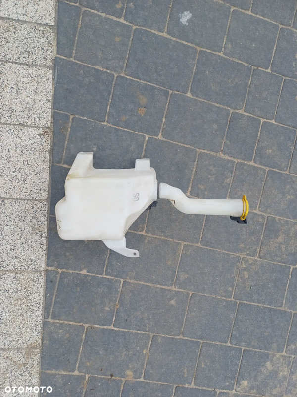 ZBIORNICZEK SPRYSKIWACZY OPEL VECTRA C LIFT POMPKA
