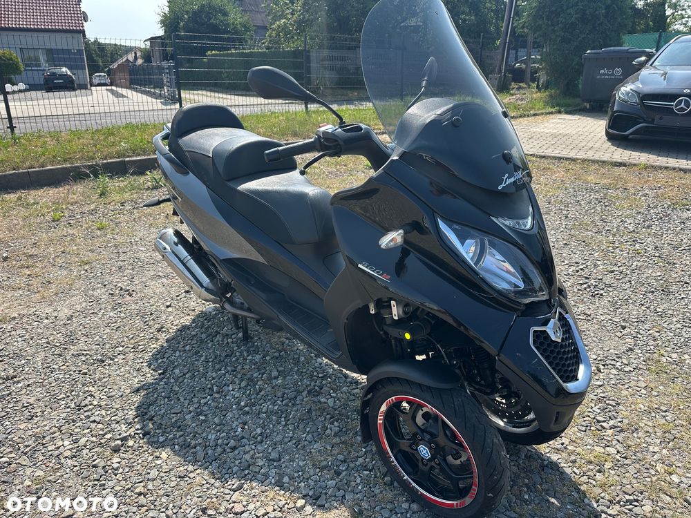 Piaggio MP-3 - 11