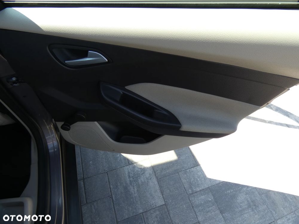 Ford Focus 1.6 Trend - 30