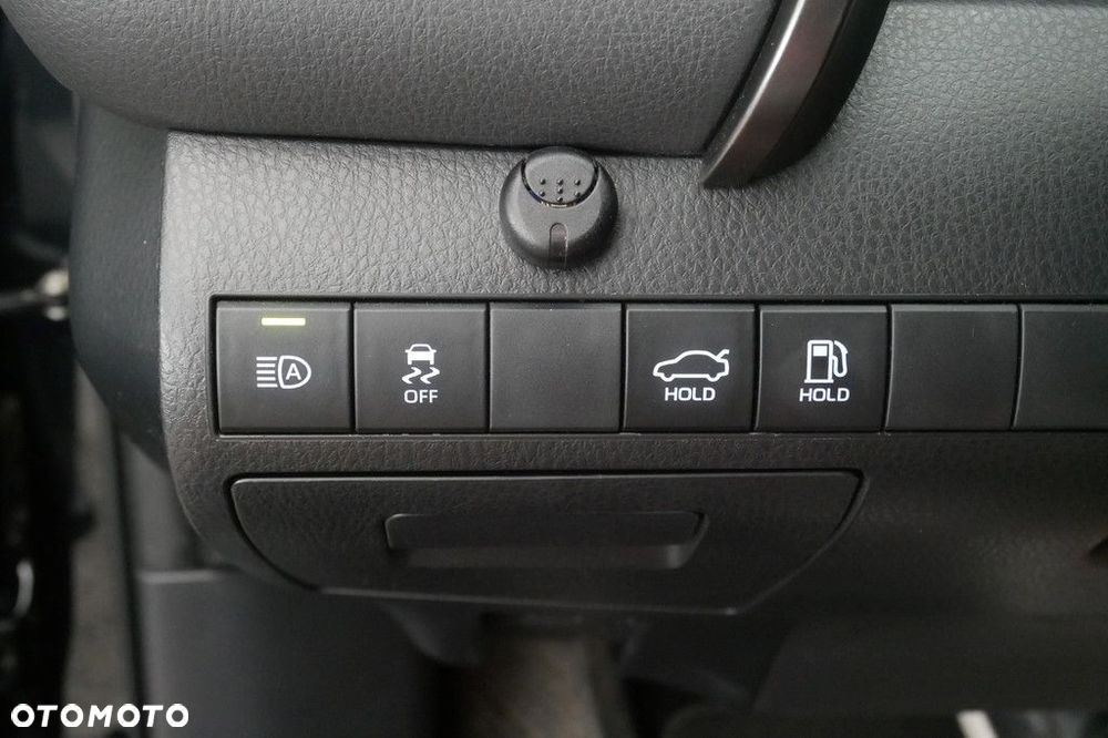 Toyota Camry 2.5 Hybrid Comfort CVT - 24