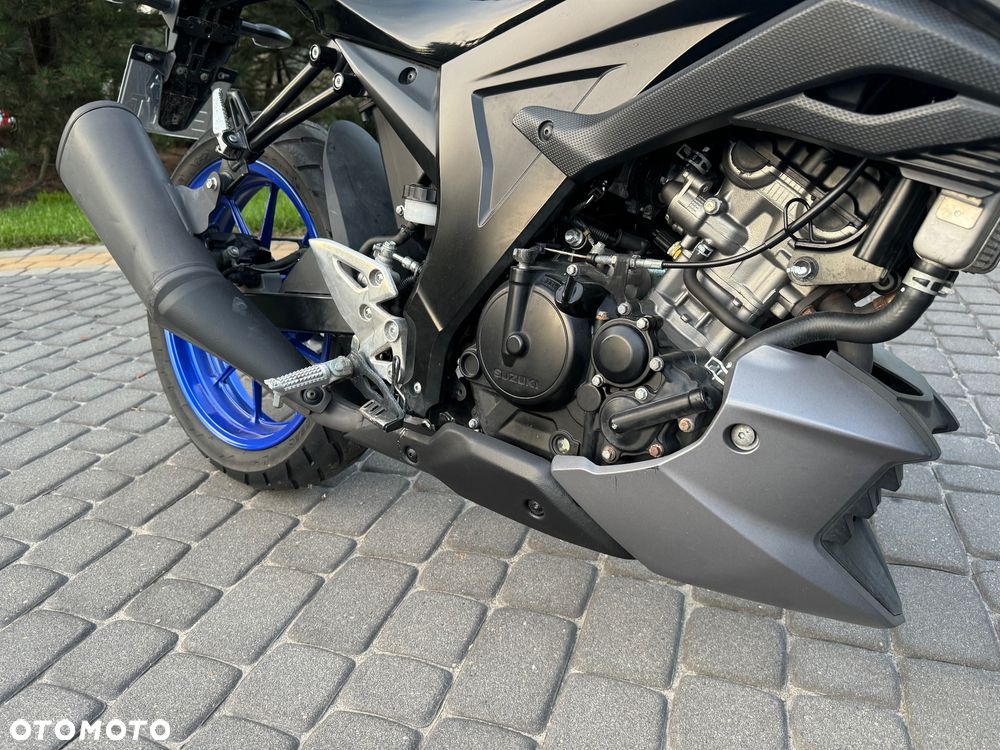 Suzuki GSX - 15
