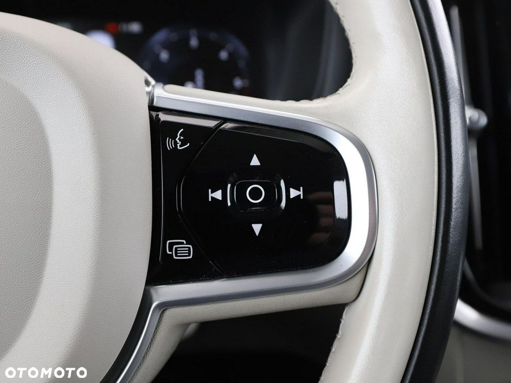 Volvo V60 B4 D Geartronic Momentum Pro - 34