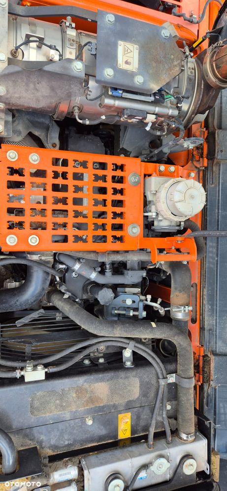 Komatsu PC 210 LC - 10 - 11