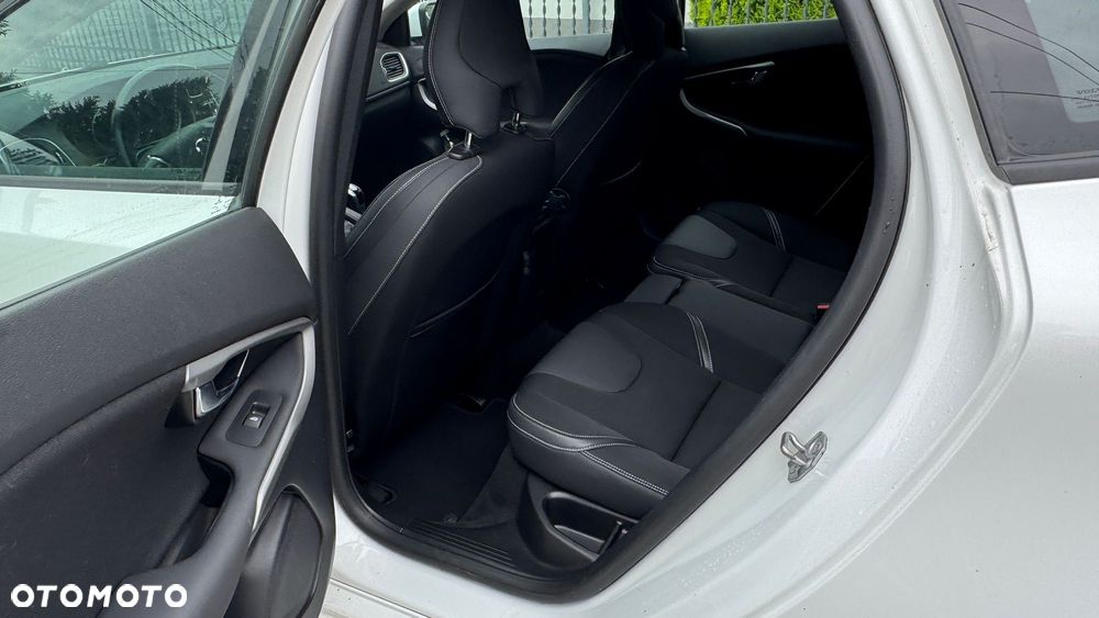 Volvo V40 D3 Kinetic - 6
