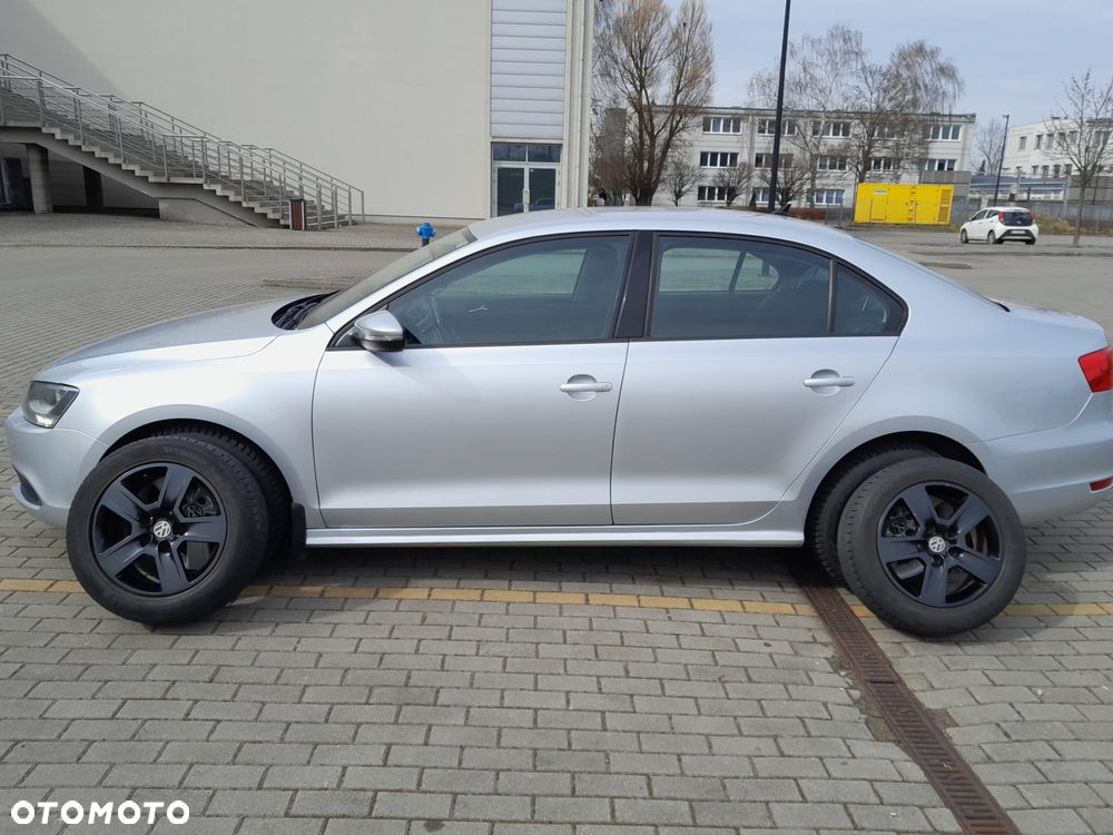 Volkswagen Jetta 1.6 TDI Comfortline - 5