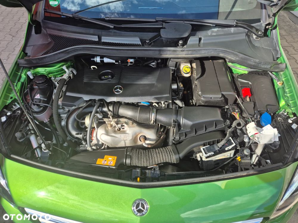 Mercedes-Benz Klasa B 200 7G-DCT AMG Line - 35
