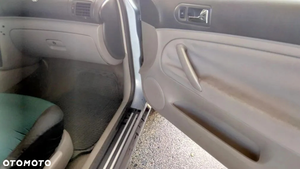 Volkswagen Passat 1.9 TDI Comfortline - 11