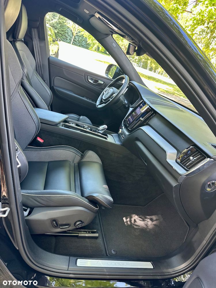 Volvo XC 60 T8 AWD Recharge Ultimate Black Edition - 21
