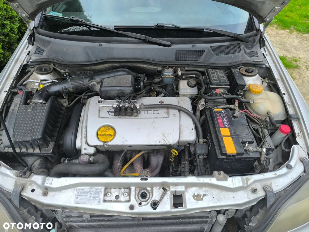 Opel Astra 1.6 - 9