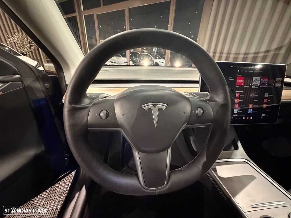 Tesla Model Y Long-Range RWD - 29