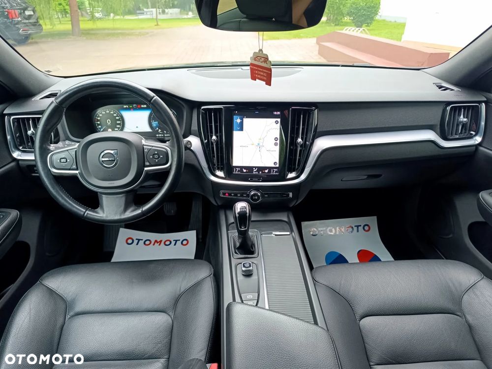 Volvo V60 D3 Momentum Core - 28