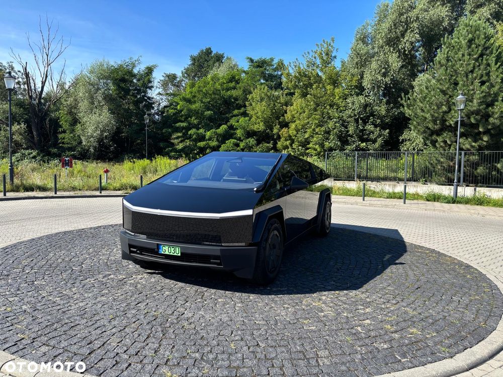 Tesla Cybertruck - 1