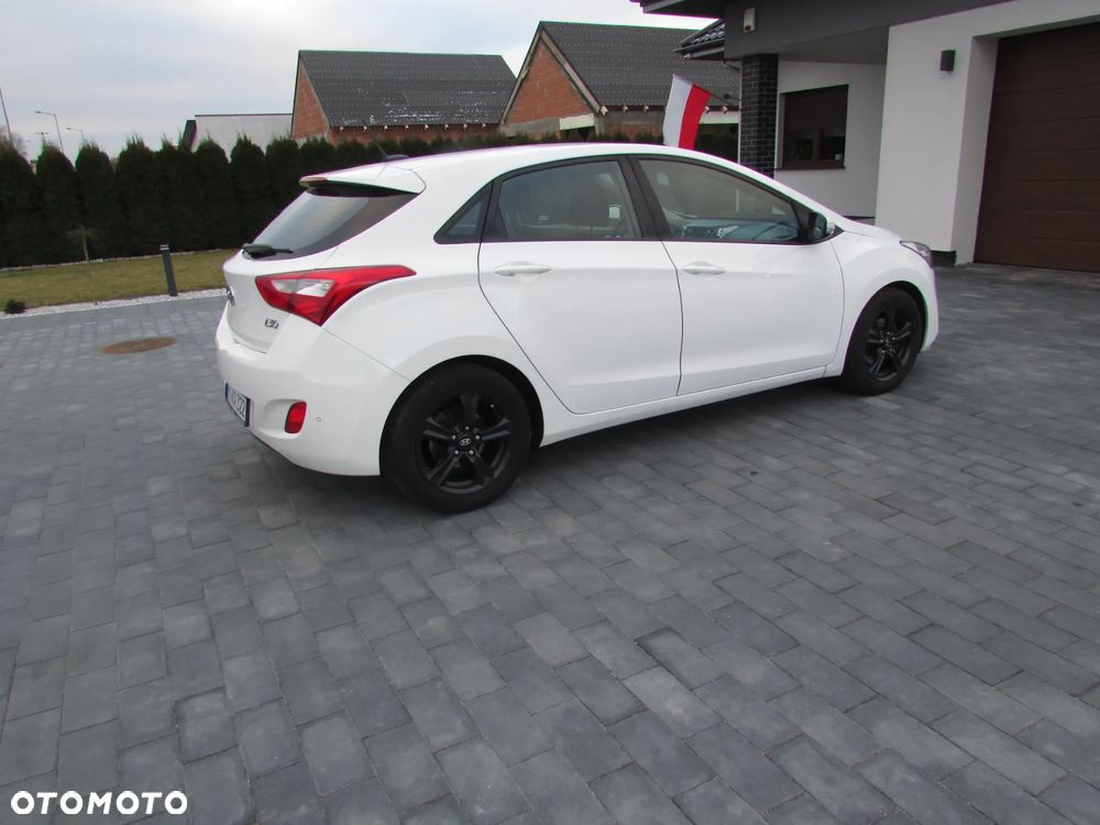 Hyundai i30 1.4 Fifa World Cup Edition - 9