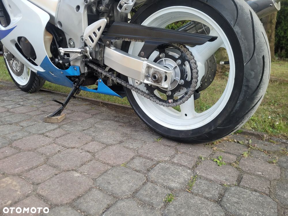 Suzuki GSX-R - 22