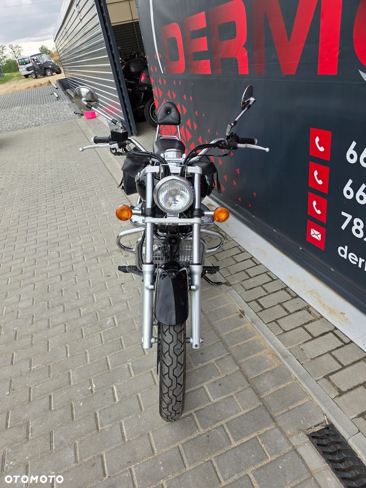 Suzuki Intruder - 27