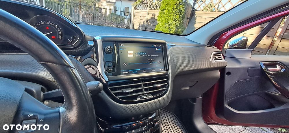 Peugeot 208 1.6 BlueHDi Allure S&S - 32