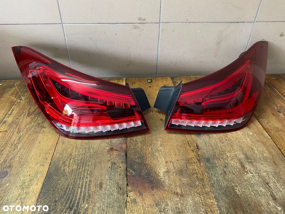 MERCEDES cla 118 lampa tylna prawa lewa komplet  nowki - 1