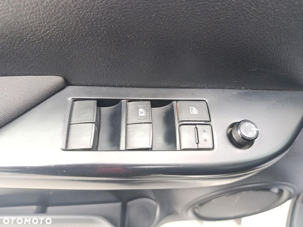 Toyota Hilux 2.4 D-4D Double Cab DLX 4x4 - 29