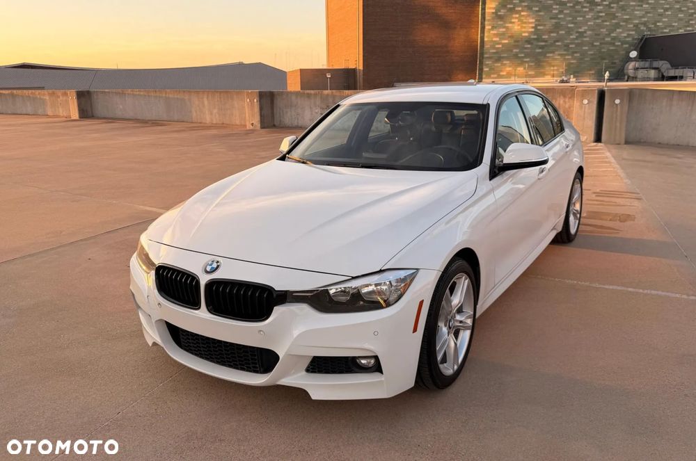 BMW Seria 3 330i M Sport - 6