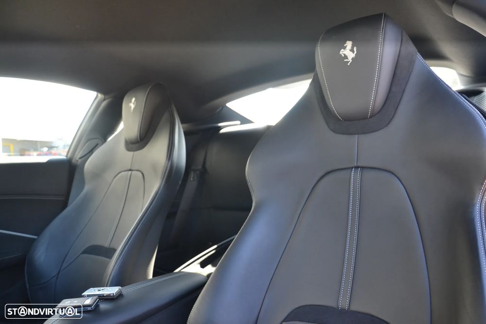 Ferrari Roma 3.9 Twin-Turbo V8 - 26