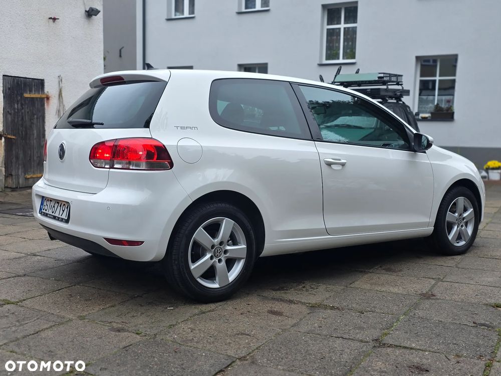 Volkswagen Golf 1.6 TDI DPF BlueMotion Technology Team - 4
