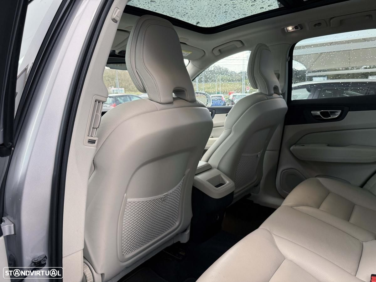 Volvo XC 60 2.0 D4 Momentum Plus Geartronic - 19