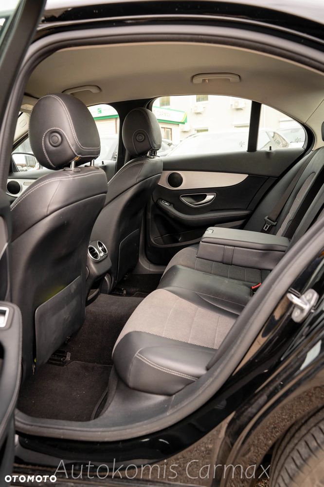 Mercedes-Benz Klasa C 220 d 4MATIC 9G-TRONIC - 25