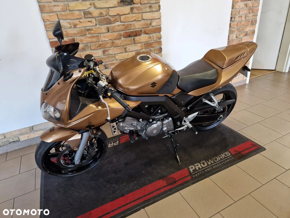 Suzuki SV - 7