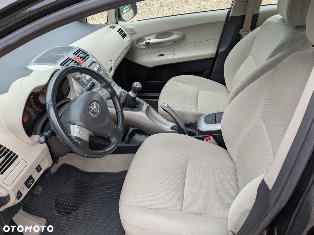 Toyota Auris 1.6 VVT-i Prestige - 8