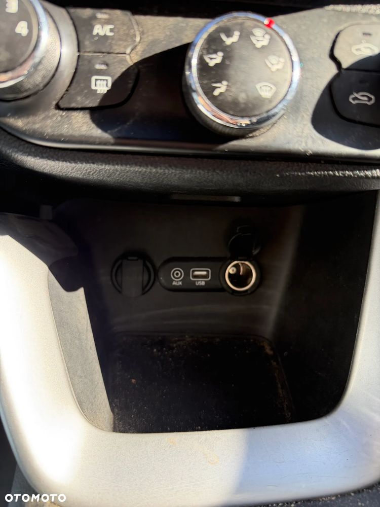 Kia Ceed - 10