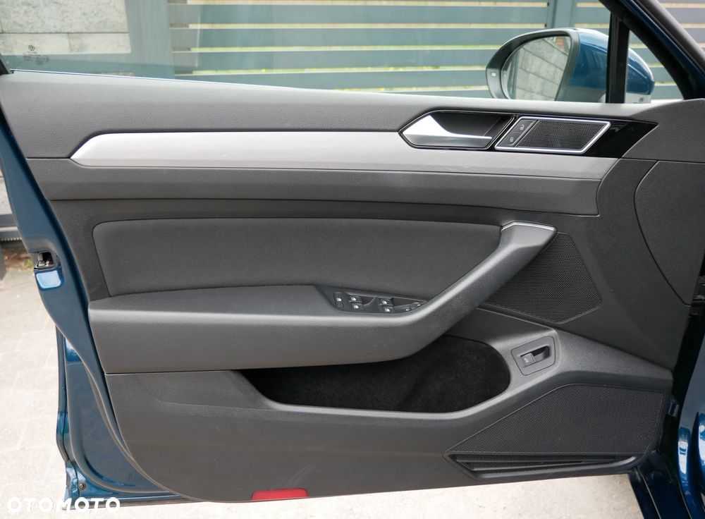 Volkswagen Passat 2.0 TDI EVO Business DSG - 29