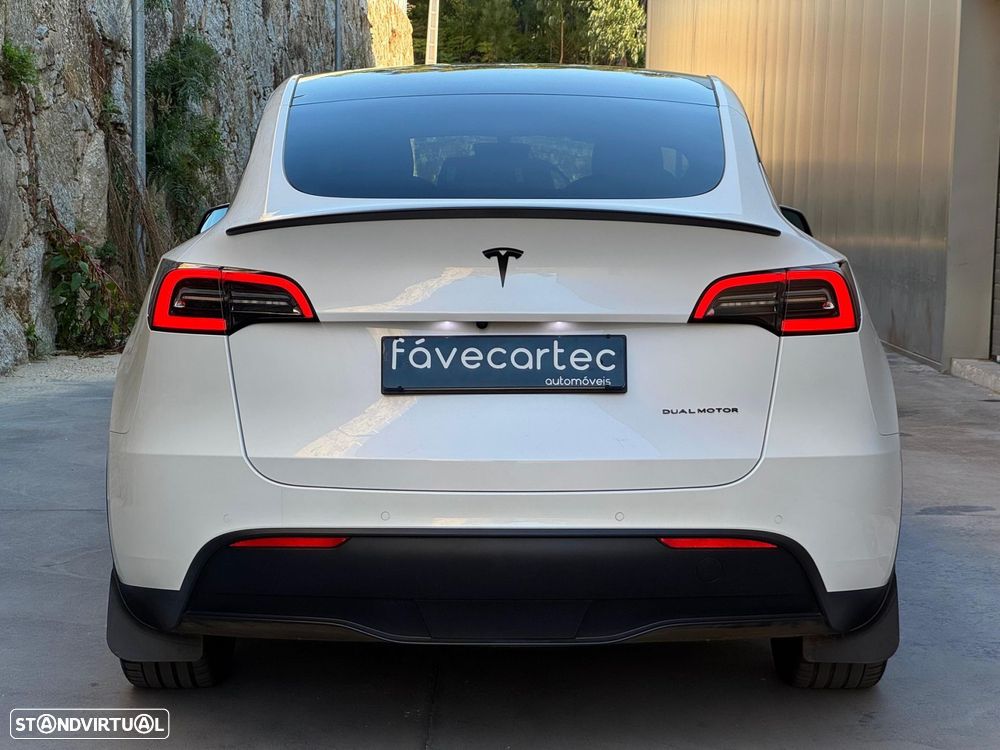 Tesla Model Y Long Range Tração Integral - 24