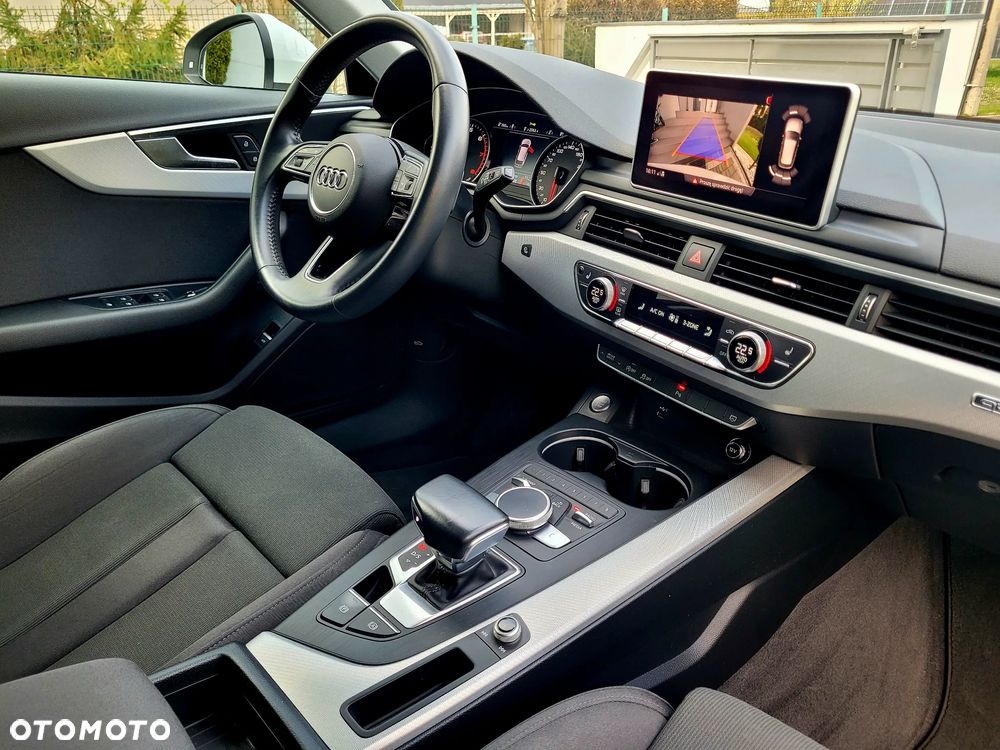Audi A4 Avant 45 TFSI quattro S tronic - 11