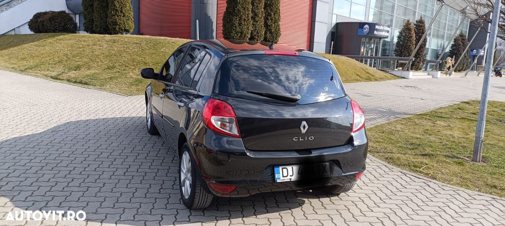 Renault Clio III 1.2 16V Extreme - 2