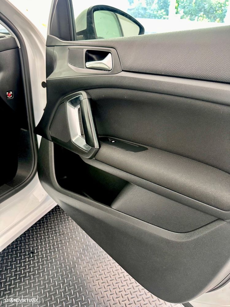 Peugeot 308 1.6 BlueHDi Style - 27