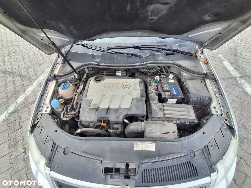 Volkswagen Passat 2.0 Blue TDI SCR Comfortline - 13