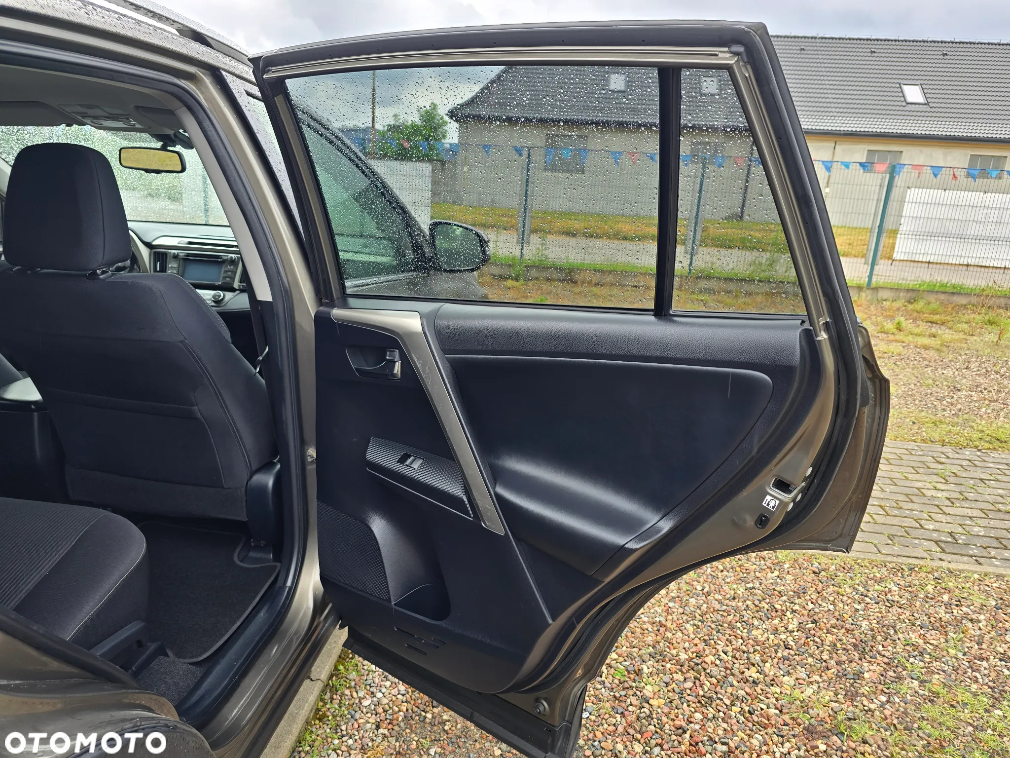 Toyota RAV4 2.0 D-4D Premium - 12