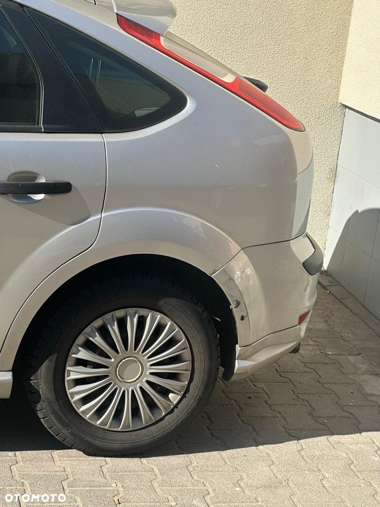 Ford Focus 1.6 Ambiente - 9