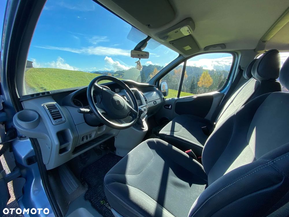 Renault Trafic Grand Passenger Black Edition - 7