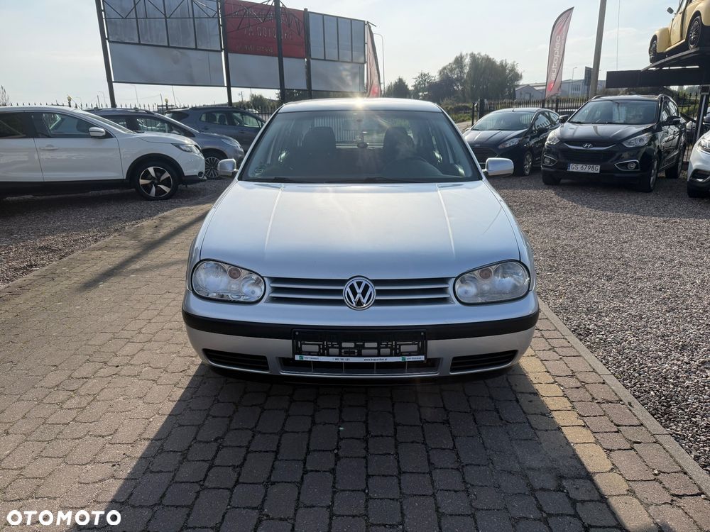 Volkswagen Golf - 2