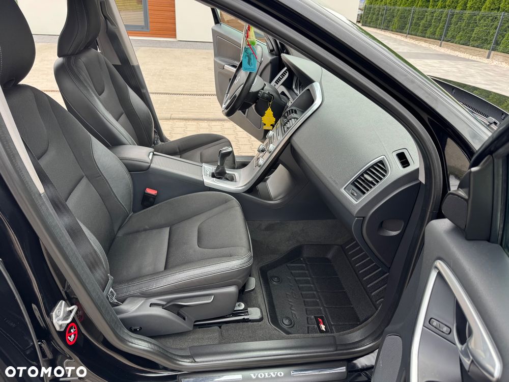 Volvo XC 60 D4 Drive-E Momentum - 14