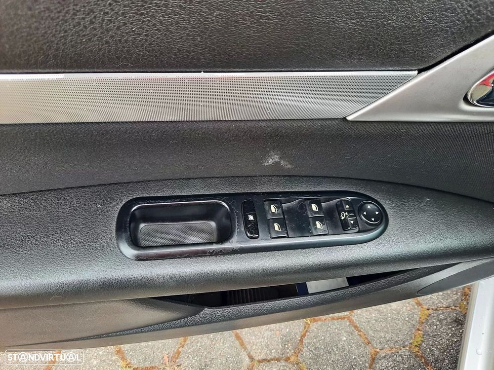 Peugeot 407 1.6 HDi Executive - 8