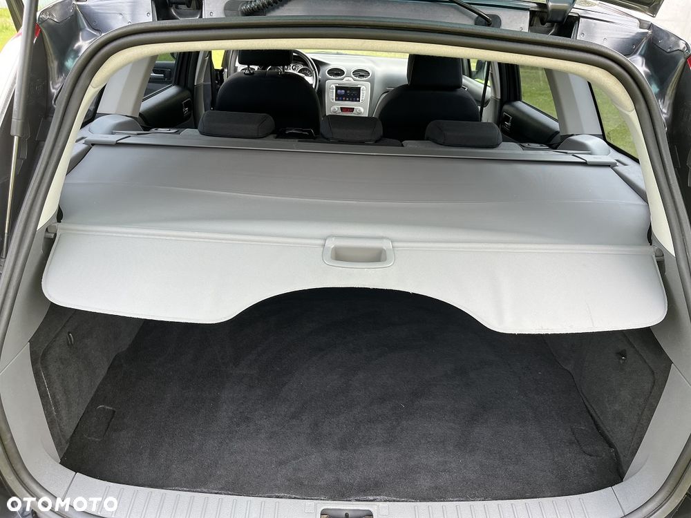 Ford Focus 1.8 Style+ - 16