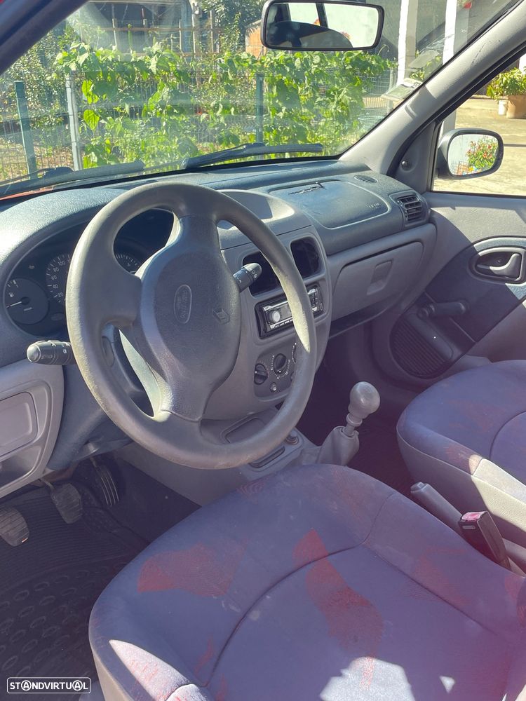 Renault Clio - 8