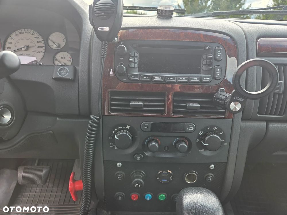 Jeep Grand Cherokee - 16