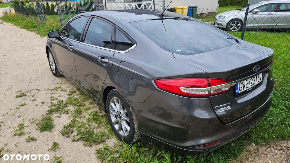 Ford Fusion - 26
